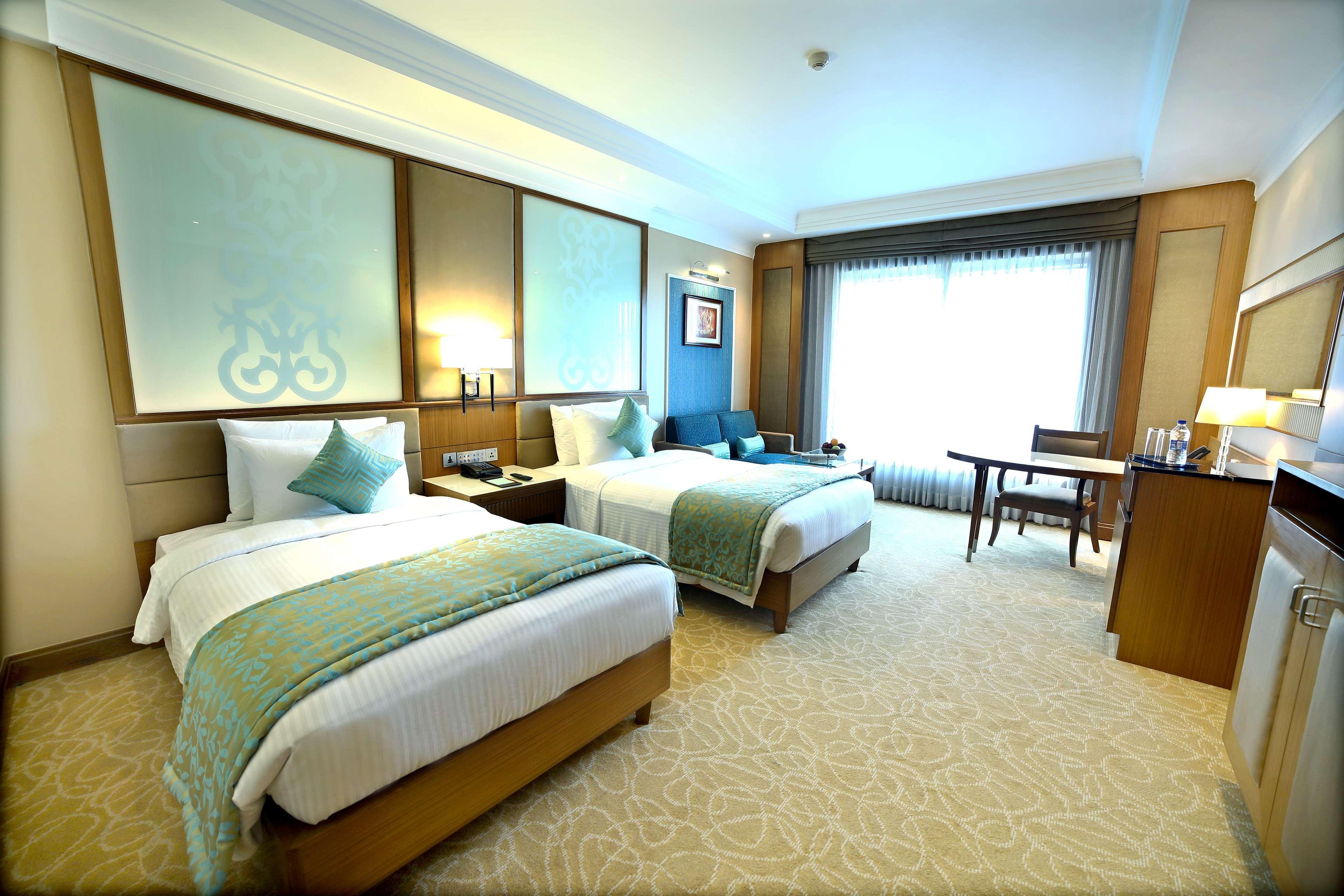 Hotel Ramada Plaza Chennai Exterior foto Deluxe Room