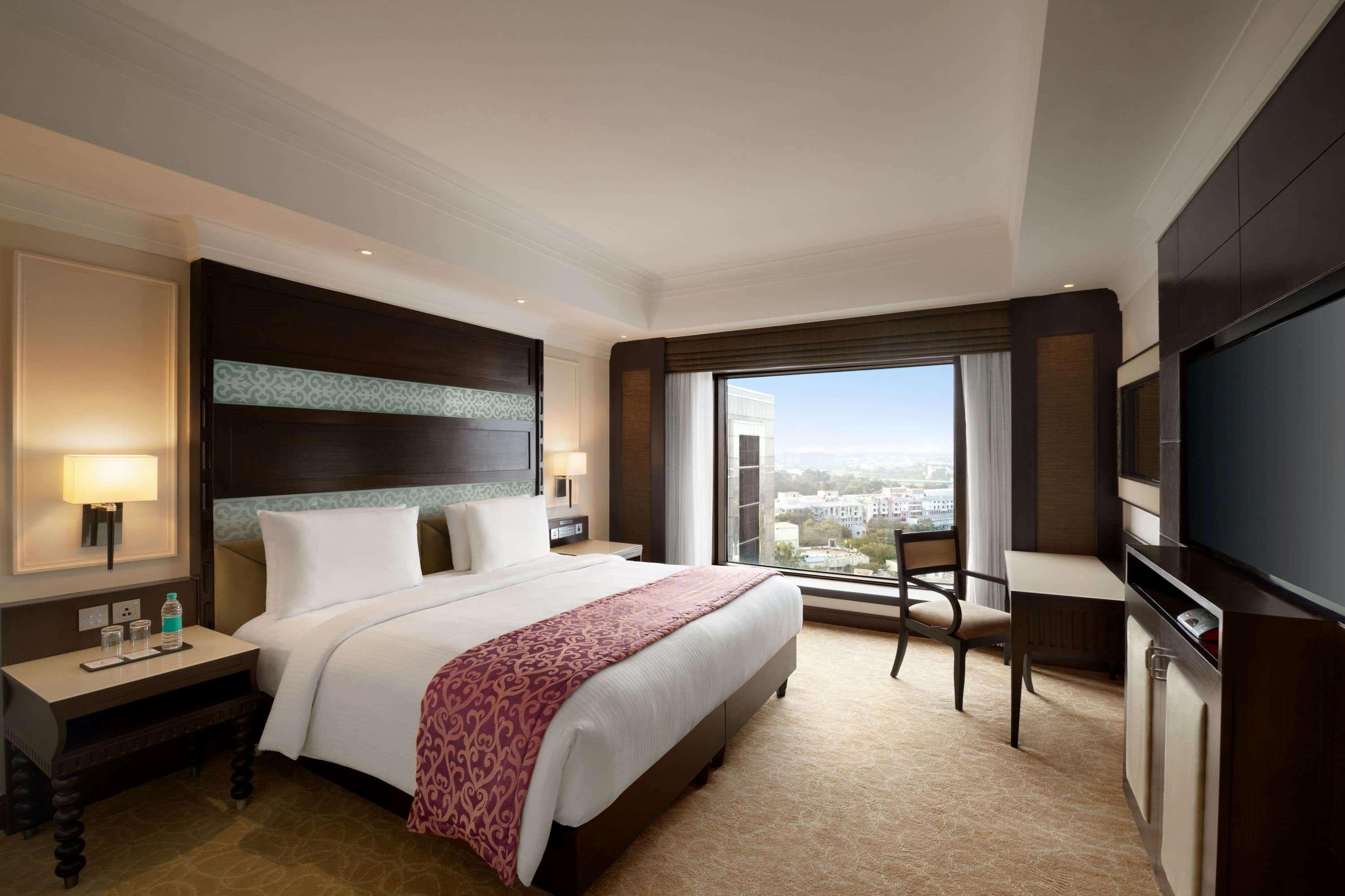 Hotel Ramada Plaza Chennai Exterior foto A room at the Taj Bengal