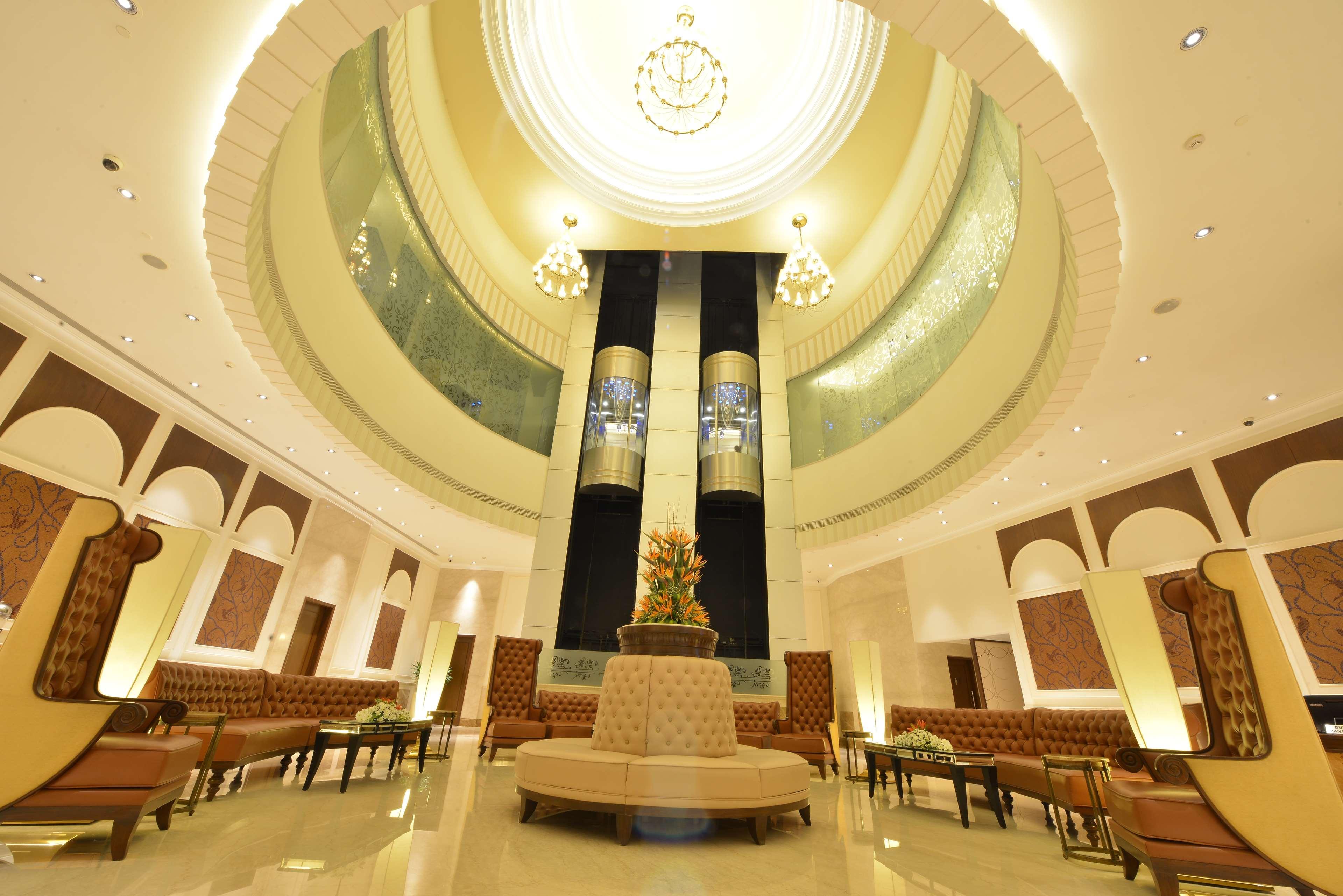 Hotel Ramada Plaza Chennai Exterior foto Lobby