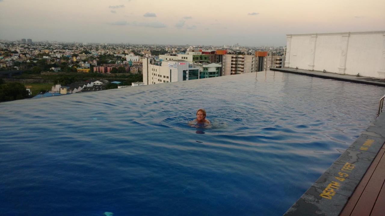 Hotel Ramada Plaza Chennai Exterior foto Infinity pool at the top of the hotel