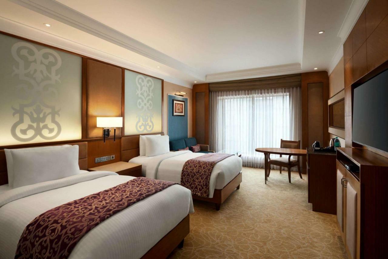 Hotel Ramada Plaza Chennai Exterior foto Deluxe Room